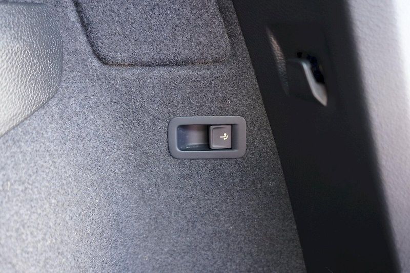 Škoda Karoq (2020) TSI 110 kW DSG Sportline - taž - fotka 26 z 28