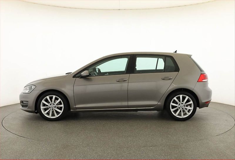 Volkswagen Golf (2015) Comfortline 1.6 TDI, Navi - fotka 3 z 17