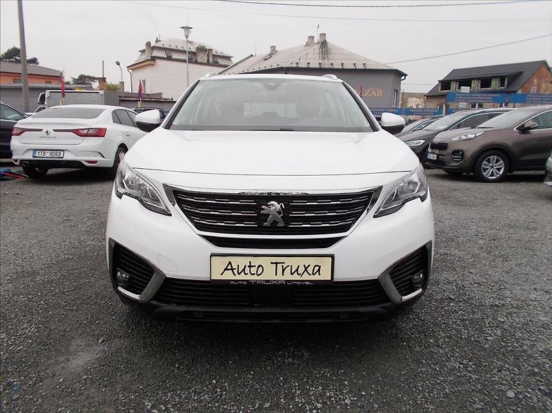 Peugeot 5008 ACTIVE 1.6 BlueHDi 120 7-míst - fotka 31 z 46