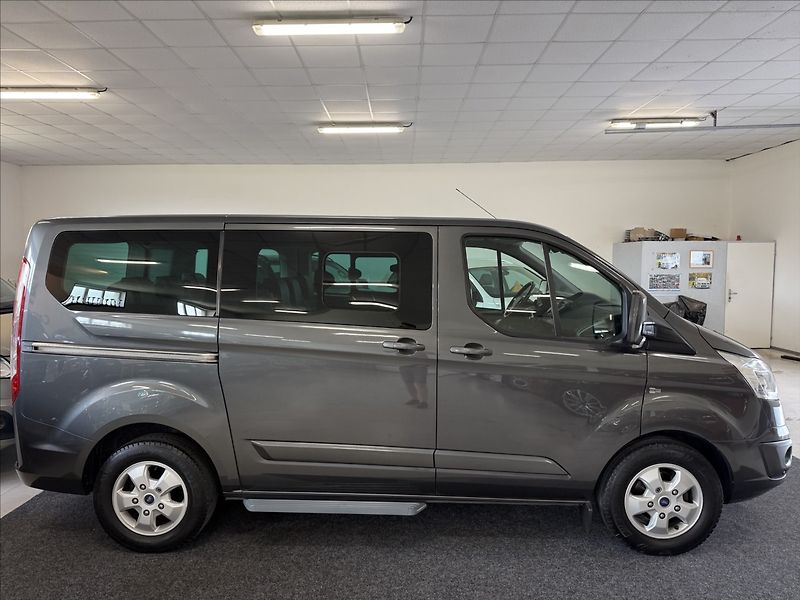 Ford Tourneo Custom 2,2 TitaniumX,114kW,1maj,po se - fotka 4 z 31