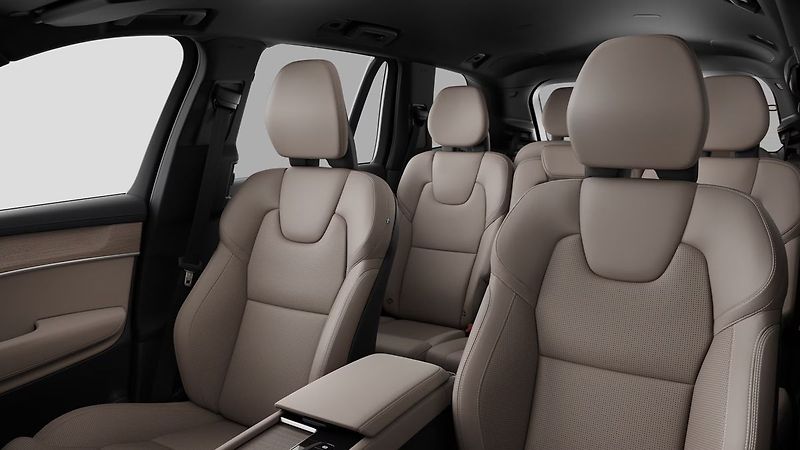 Volvo XC90 (2026) PLUS DARK T8, 360°, VZDUCH - fotka 5 z 6