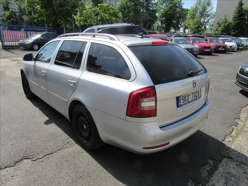 Škoda Octavia 1,6 TDi 77kW Combi - fotka 4 z 27