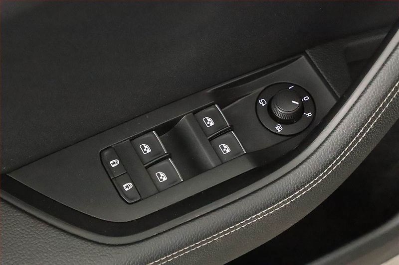 Škoda Superb (2019) 2.0 TDI, 4X4, Automat, Navi - fotka 18 z 18