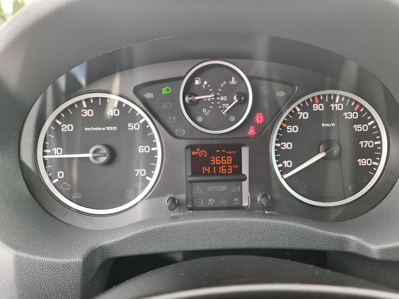 Peugeot Expert Tepee (2014) LONG 2.0 HDi 120-KW OLOMOUC - fotka 53 z 95