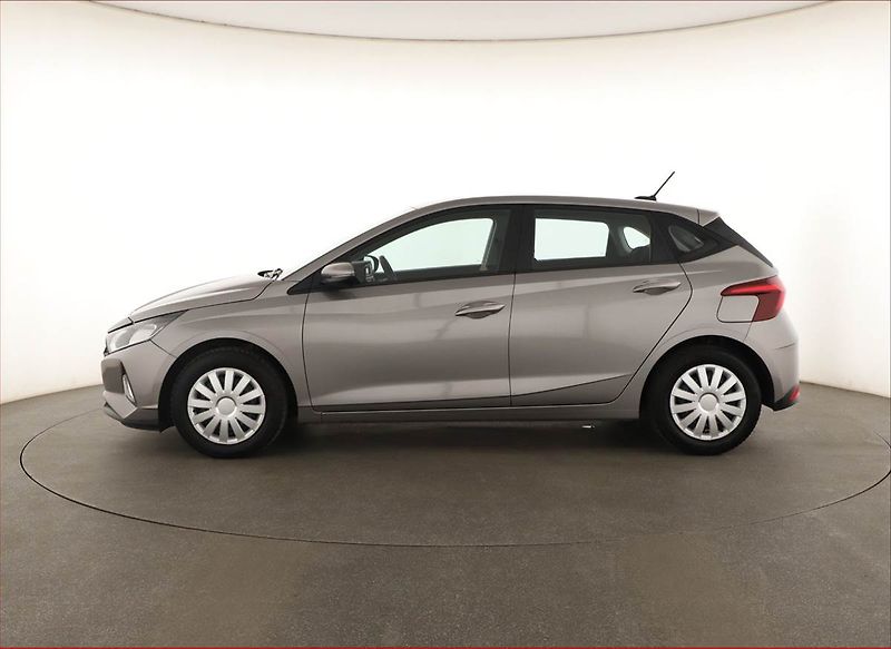 Hyundai i20 (2023) Comfort 1.2 MPI, ČR,1.maj - fotka 3 z 13