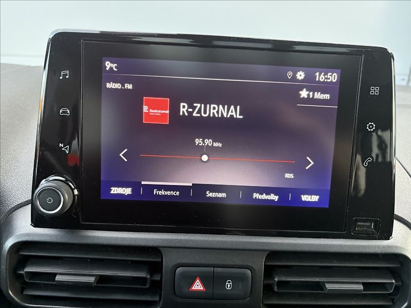 Opel Combo 1,2 i 81 KW LIFE PANORAMA CZ - fotka 11 z 30