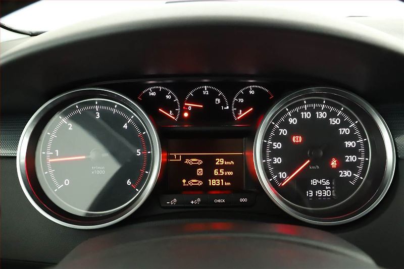Peugeot 508 (2011) 2.0 HDi, ČR,1.maj, Xenony - fotka 9 z 16