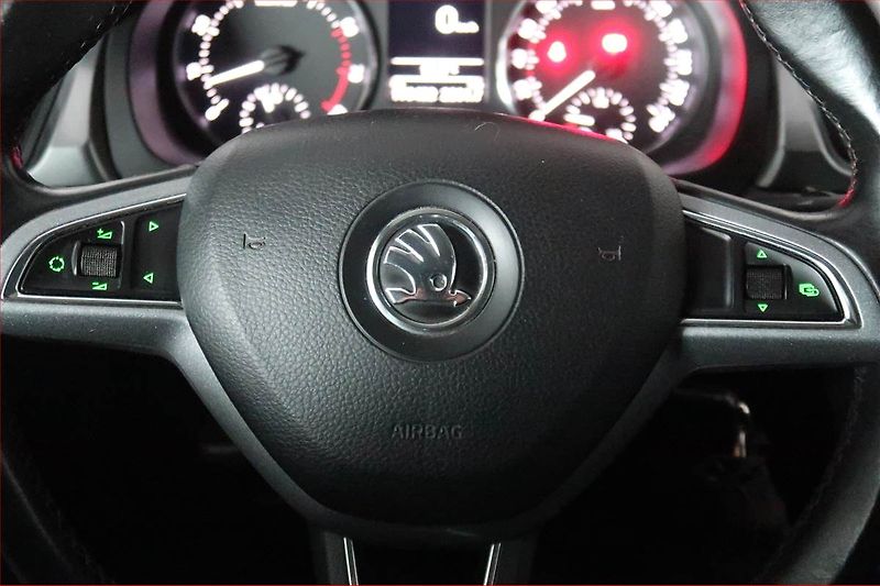 Škoda Rapid (2015) Spaceback 1.2 TSI - fotka 16 z 16