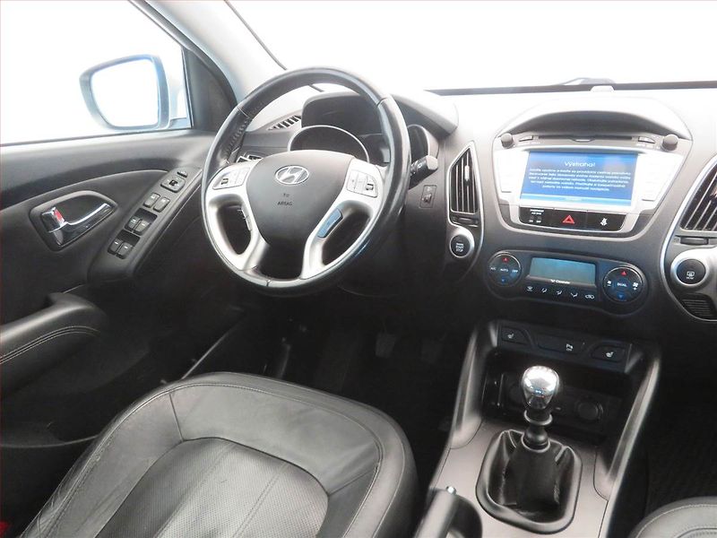 Hyundai ix35 (2014) 2.0 CRDi, 4X4, Navi, Tempomat - fotka 7 z 17