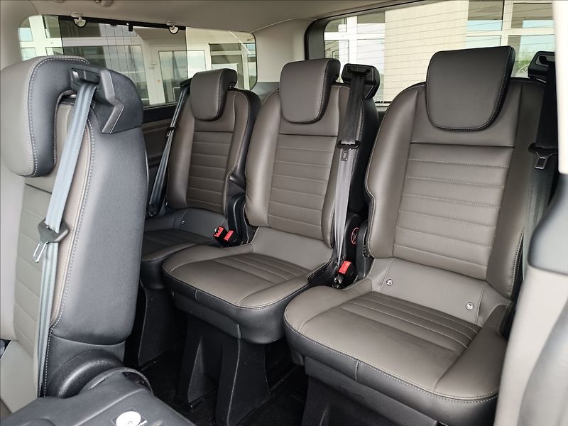 Ford Tourneo Custom 2,0 TDCi Titánium X, L2 - fotka 11 z 23