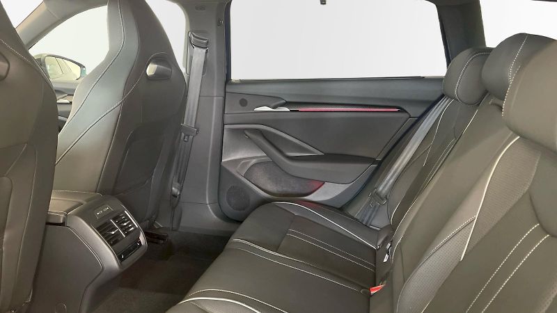 Škoda Superb (2025) kombi Sportline iV 1.5TSI 110k - fotka 22 z 37