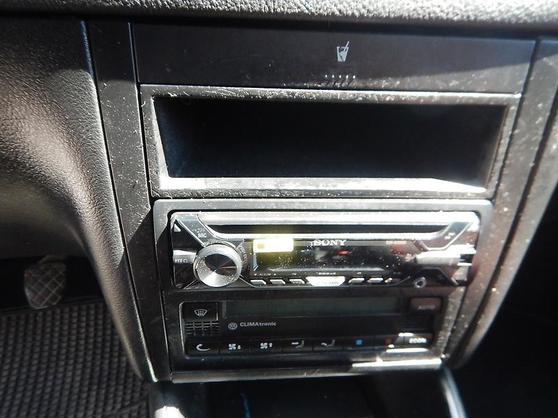 Volkswagen Golf IV 1.6i, DIGIKLIMA - fotka 20 z 24