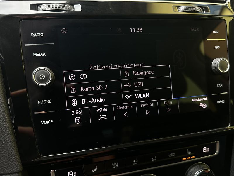 Volkswagen Golf (2019) IQ.DRIVE 1.5TSI110kW 2.Maj. - fotka 17 z 40