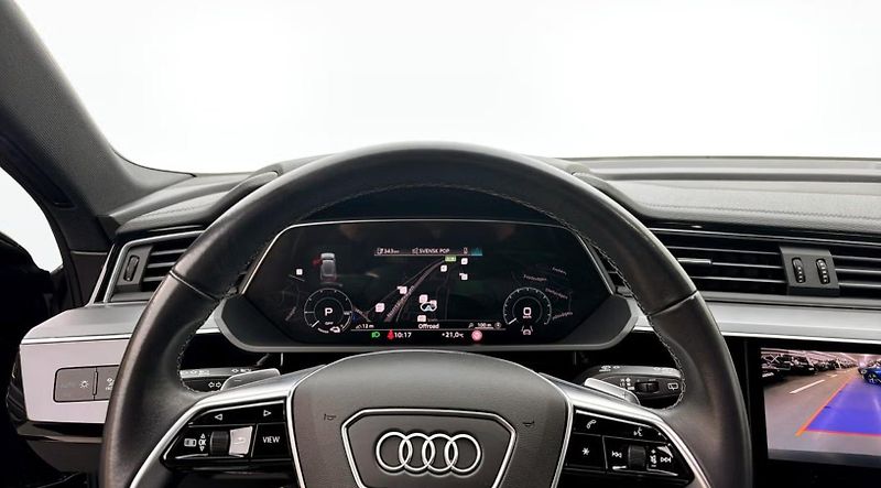 Audi Q8 e-tron 50 Q Vzd. odpružení Kamera Taž - fotka 17 z 20