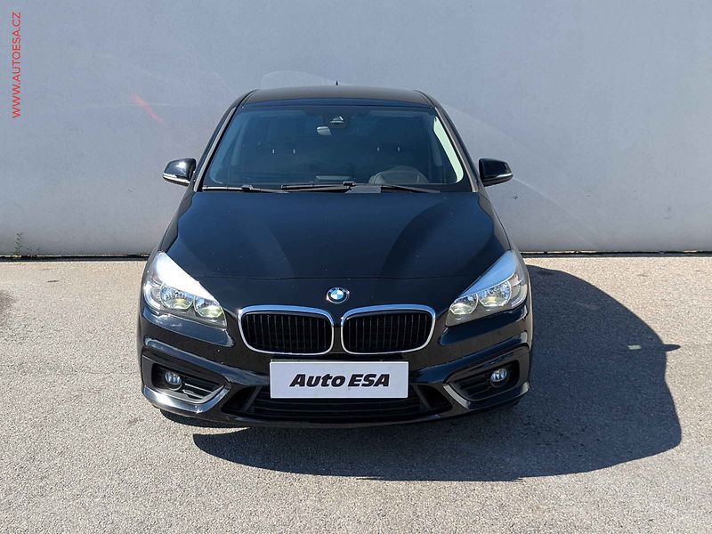 BMW Řada 2 (2016) 1.5 i 218i, ČR, AT, tempo - fotka 2 z 18