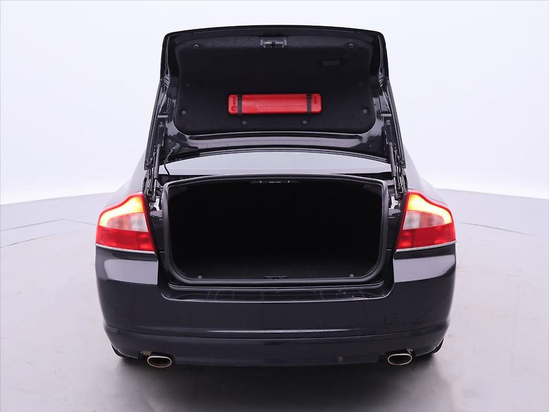 Volvo S80 2,4 D5 158kW DPH Aut. - fotka 9 z 31