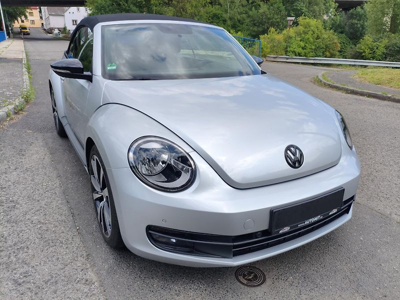 Volkswagen Beetle (2013) 1,2 TSI Cabrio Sport - fotka 3 z 35