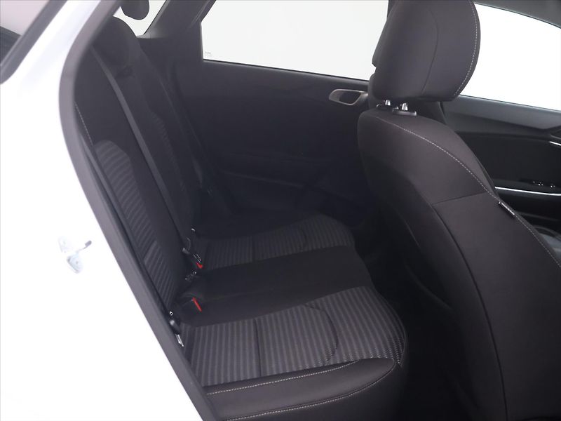 Kia Ceed SW 1,5 T-GDI 118kW TOP DCT CZ - fotka 12 z 30