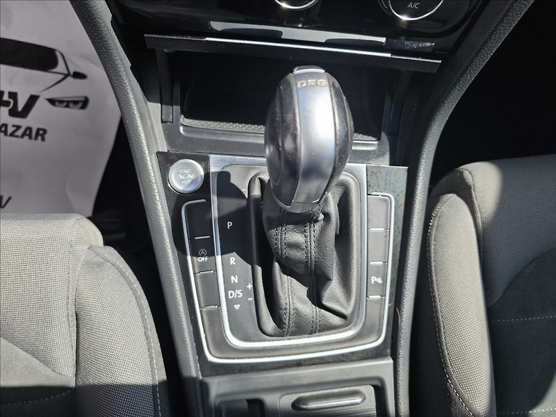 Volkswagen Golf 1,4TSi 110KW DSG Highline - fotka 23 z 50