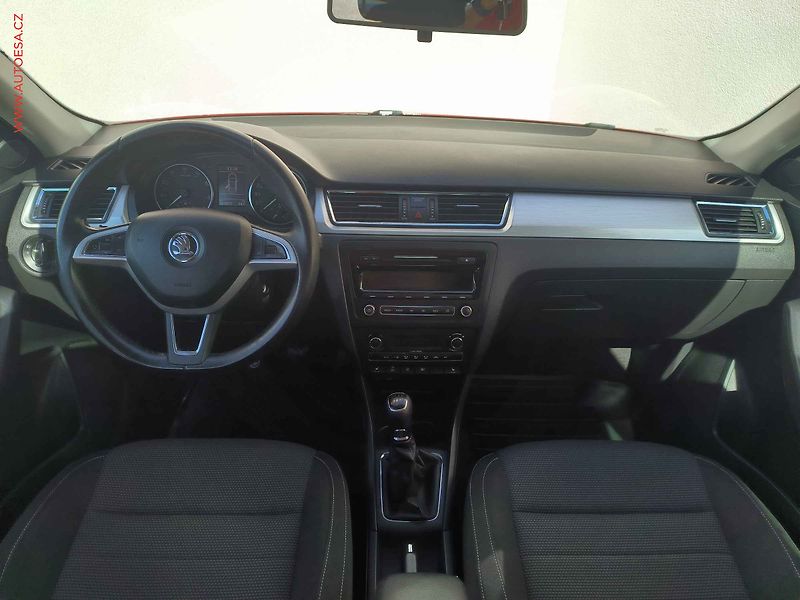 Škoda Rapid (2015) 1.2 TSI, ČR, Elegance, autoAC - fotka 8 z 16