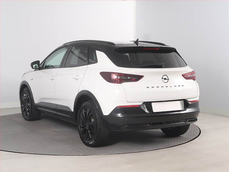 Opel Grandland X (2022) 1.2 Turbo - fotka 4 z 12