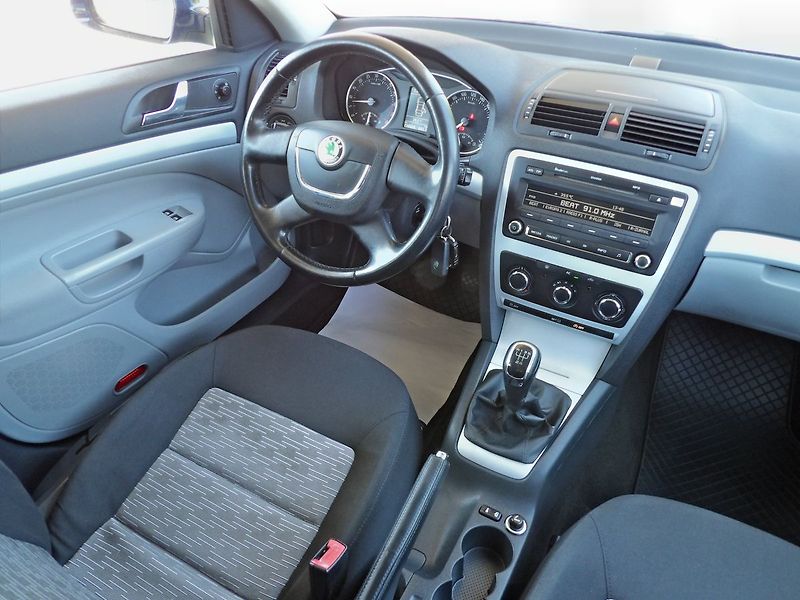 Škoda Octavia 1.6TDI Ambition Serviska - fotka 18 z 35