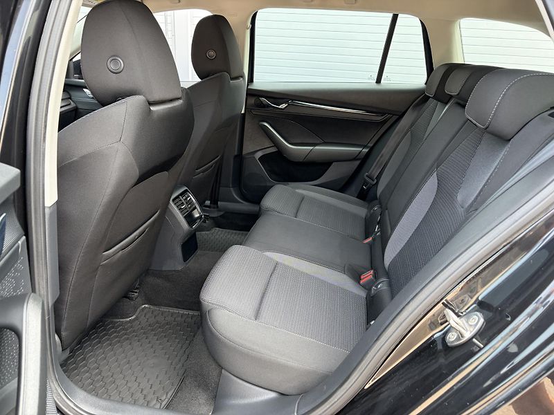Škoda Octavia (2021) 2.0TDi/NAVI/ACC/VIRTUAL/ - fotka 18 z 22