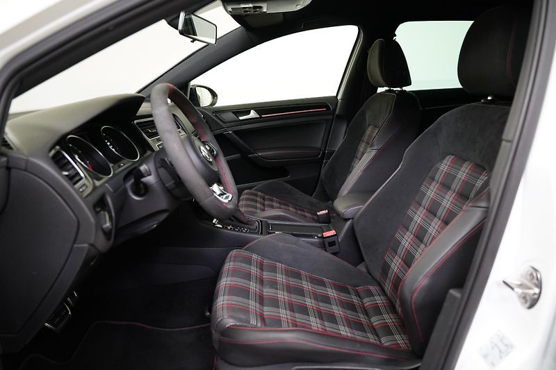 Volkswagen Golf - fotka 11 z 24