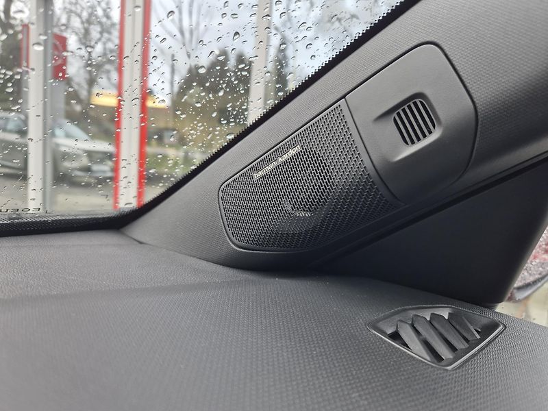 Nissan Micra (2026) EVOLVE 52kWh 150k - fotka 20 z 28