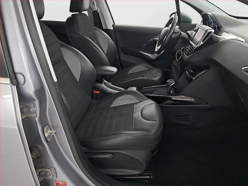 Peugeot 2008 (2016) Allure 1.2 PureTech, Automat - fotka 9 z 18