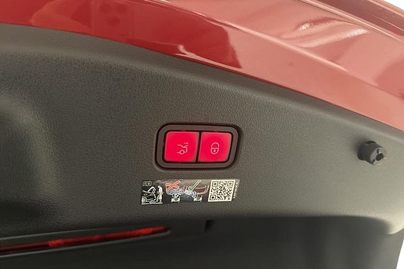 Mercedes-Benz CLE 300 4M AMG 360 HuD Pano Venti - fotka 21 z 23