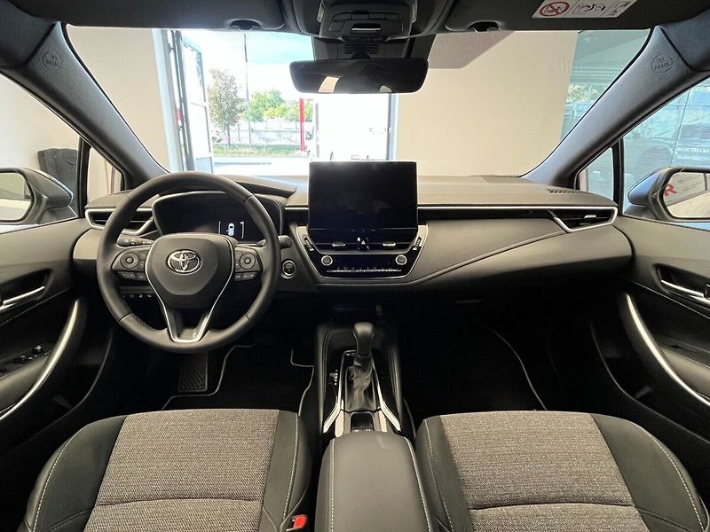 Toyota Corolla TS 1.8L Hybrid CVT Style - fotka 7 z 24
