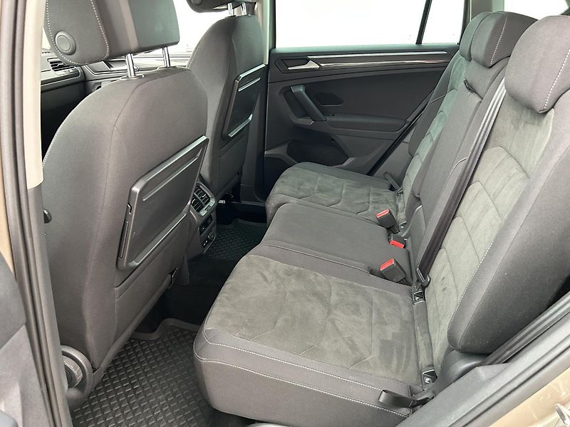 Volkswagen Tiguan 2.0 TSi 4x4 Comfort line - fotka 21 z 27