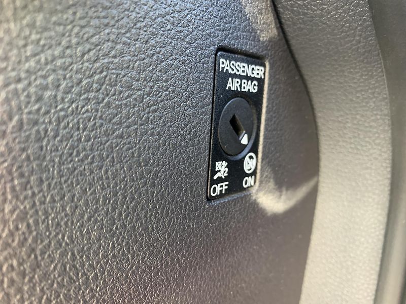 Volkswagen Golf Highline 1.6TDi 77kw DSG ALU - fotka 38 z 48