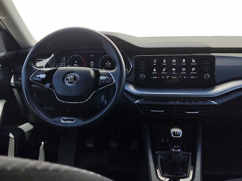 Škoda Octavia (2022) Combi Ambition Plus 2,0 Tdi 85 - fotka 6 z 35