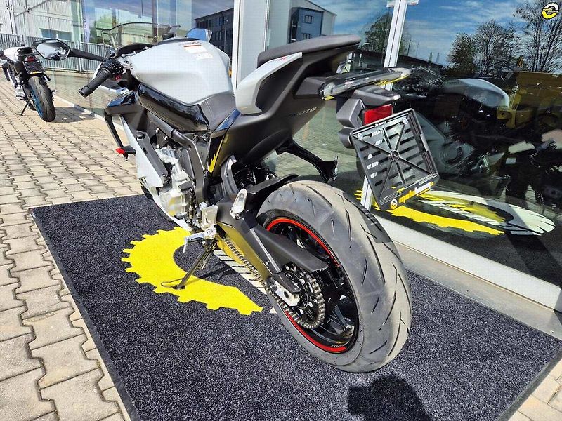 CFMOTO (2026) 675 SR-R - SKLADEM - fotka 34 z 43