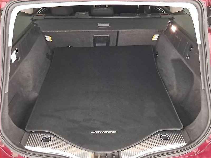 Ford Mondeo (2018) Titanium 2.0 TDCI, ČR,1.maj - fotka 14 z 16