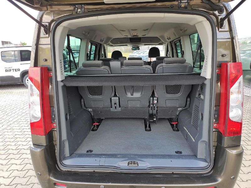 Peugeot Expert Tepee (2013) 2.0 HDI 180k AUT6 TZ - fotka 6 z 26