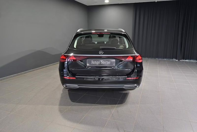 Mercedes-Benz Třídy E 220d 4M Avantgarde 360 Pano Ta - fotka 5 z 15