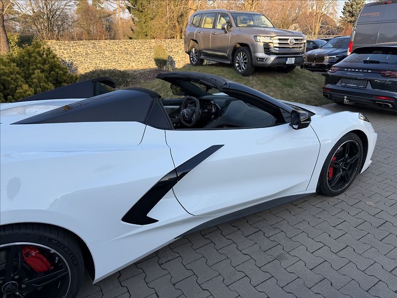 Chevrolet Corvette C8 Cabriolet stingray - fotka 9 z 27
