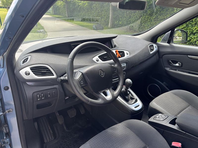 Renault Scénic 1.4 TCe Dynamique - fotka 24 z 26
