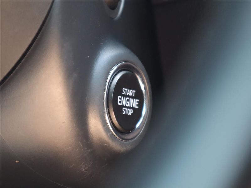 Škoda Superb 2,0 TDI DSG ACC DCC Kamera LED - fotka 55 z 58
