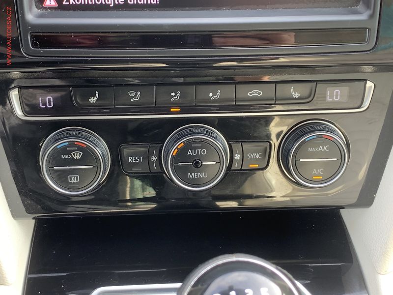 Volkswagen Passat (2015) 2.0 TDi, Highline, LED, navi - fotka 18 z 20