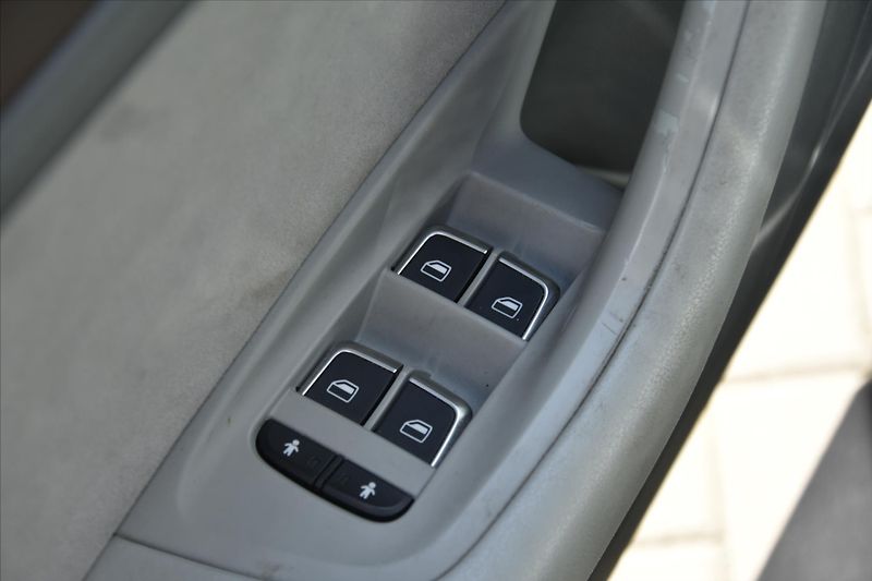 Audi A6 3.0 TDI 180kW QUATTRO ČR - fotka 12 z 30