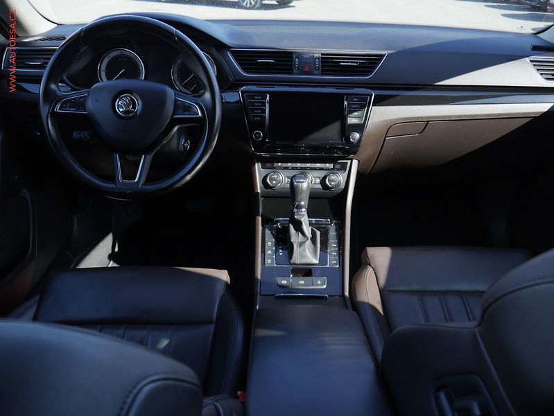 Škoda Superb (2016) 2.0 TDI, ČR, L&K, DSG - fotka 8 z 29