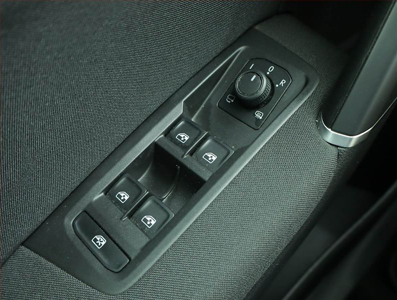 Volkswagen Touran (2021) Comfortline 2.0 TDI, Automat - fotka 16 z 16