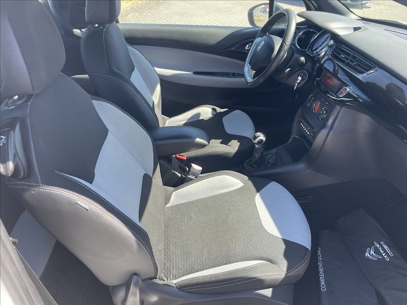 Citroën DS3 1,4 i 70kw Klimatronic ESP, Te - fotka 13 z 33