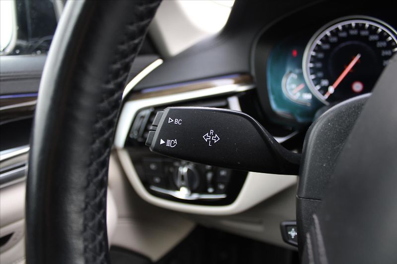 BMW Řada 5 540i xDrive 250kW LUXURY ČR - fotka 17 z 35