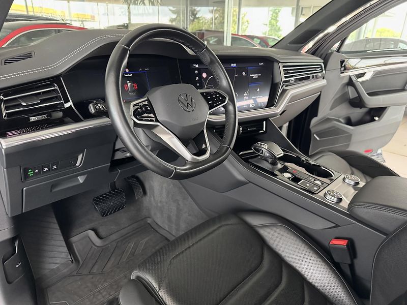 Volkswagen Touareg 3,0TDI 210kW*Discover*Vzduch - fotka 11 z 46