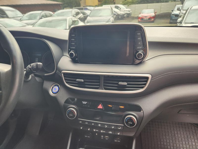 Hyundai Tucson 1.6-4x4-NAVI-KAMERA - fotka 13 z 20